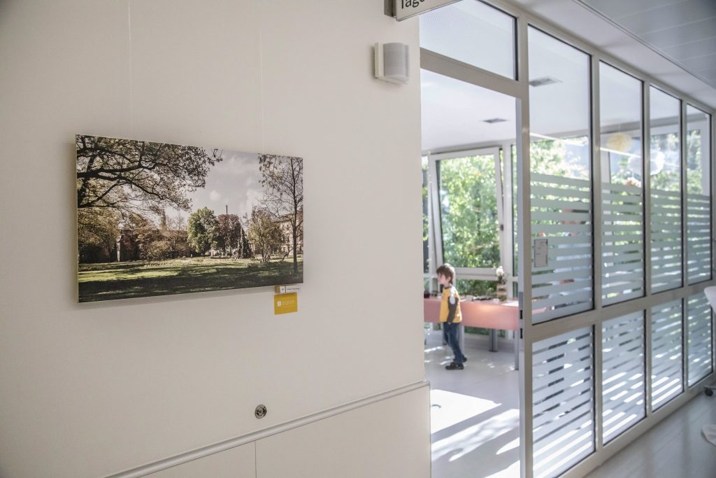 elpom_photo_exhibition_vernissage_kinderklinik_schlossgarten