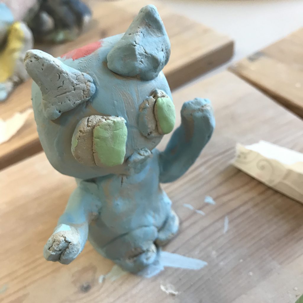 cours poterie enfant figurine chat