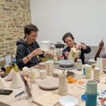 cours-hebdo-ambiance ambiance à l'atelier modelage chez elpom ceramics